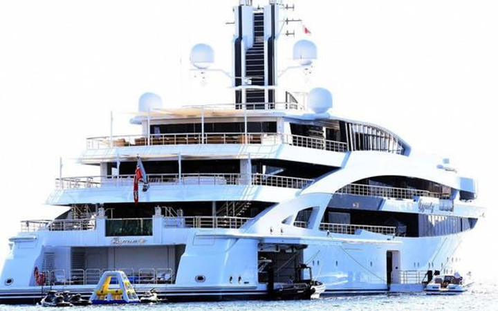 Kazak milyarder lüks yatıyla Bodrum'da!