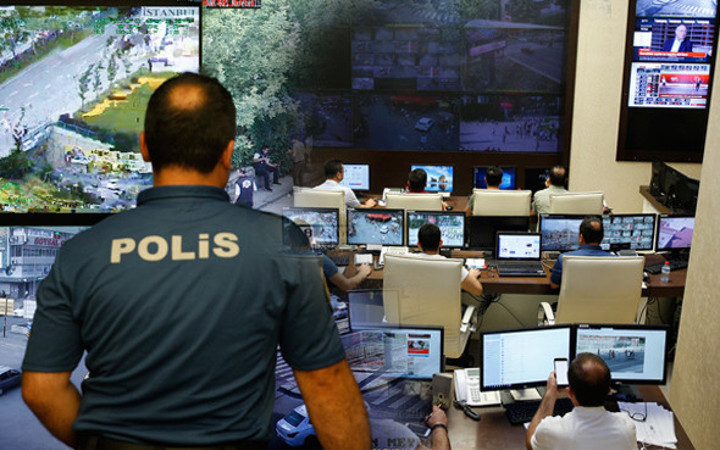 Polis seçim için teyakkuzda saniye saniye takip edildi