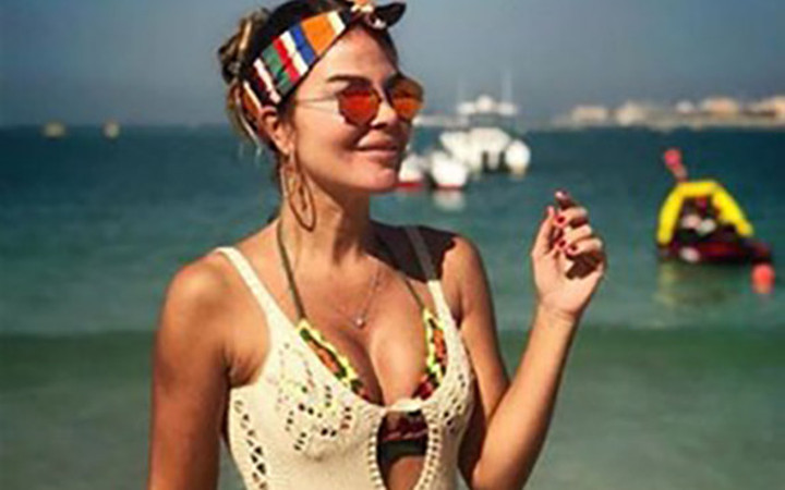 Özlem Yıldız da silikonlarına veda etti