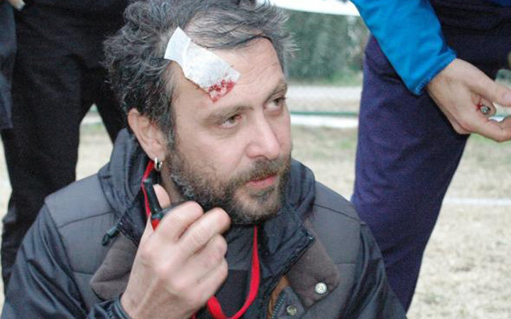 Hayranının fotoğraf isteğini reddedince dayak yedi