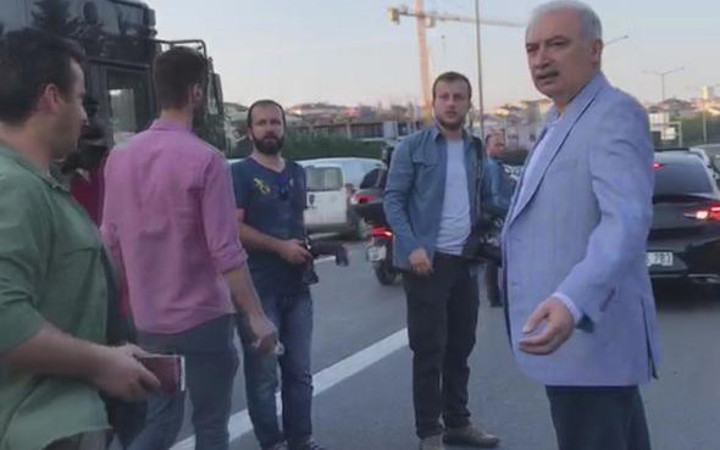 TEM'deki kazaya Mevlüt Uysal müdahale etti