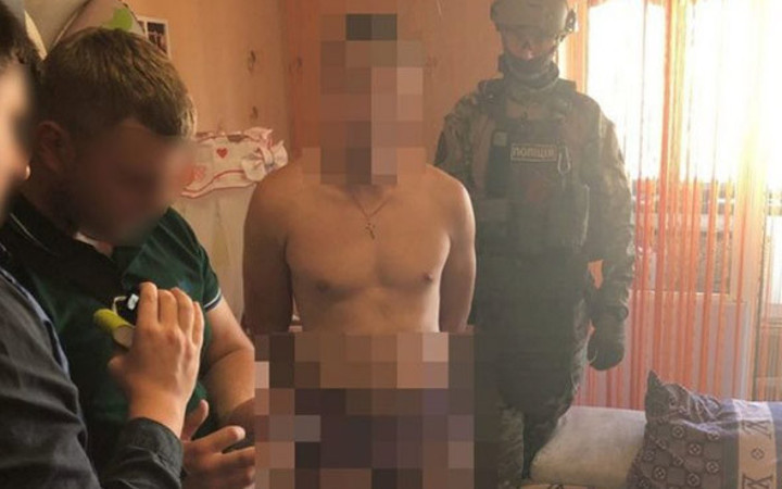 Vahşetin bu kadarı! 8 aylık öz kızına tecavüz edip sitelere sattı