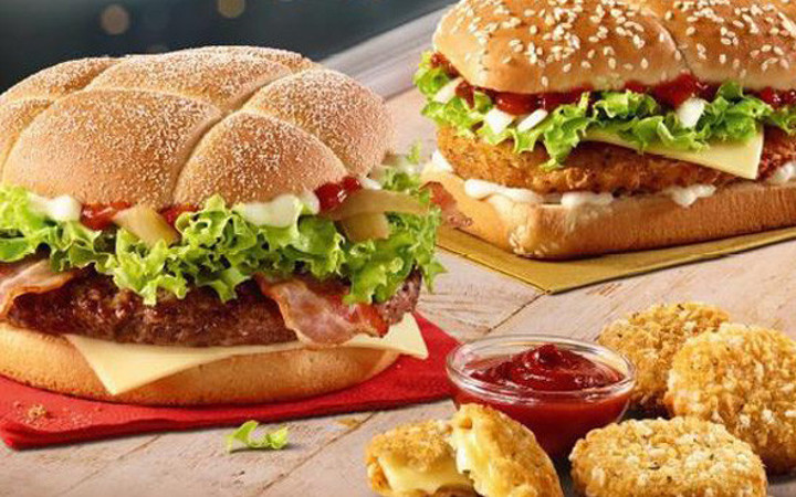 Ünlü aşçı dava açtı kazandı! Fast food devinde skandal...