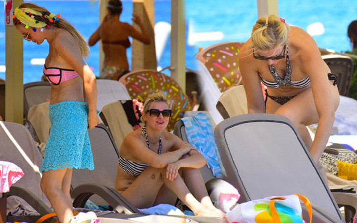 Bakan bir daha baktı! Seçkin Piriler düzgün fiziğiyle mest etti