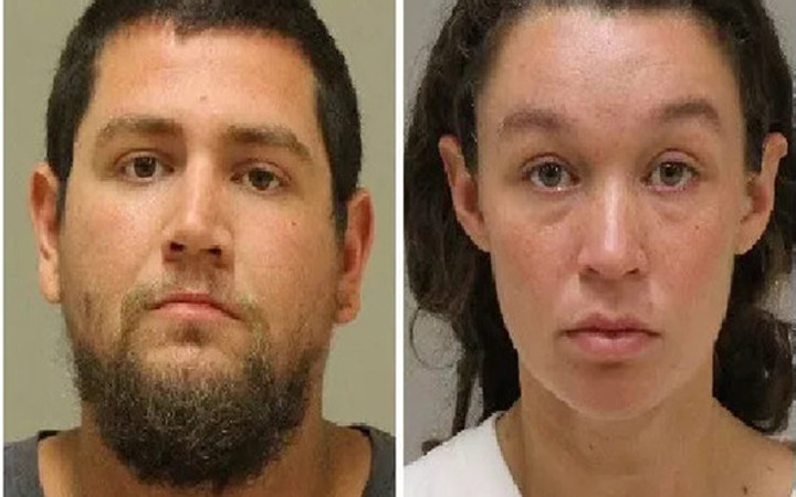 10 aylık kızlarını açlıktan öldürdüler! 