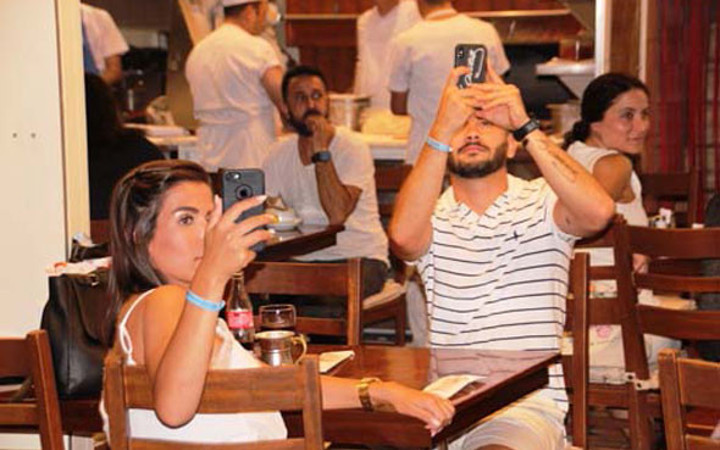 Bodrum'da turistleri şoke eden manzara! Telefona sarıldılar...