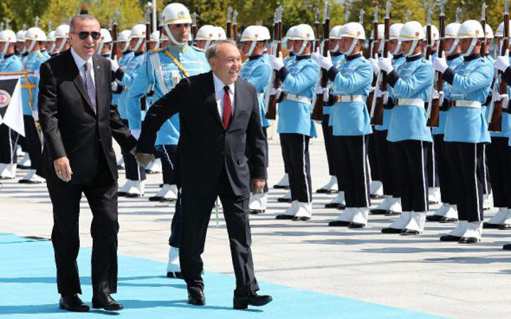 Erdoğan, Nazarbayev'i törenle karşıladı! O detay dikkat çekti