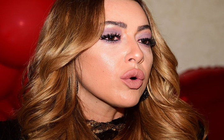 Hadise'den Mevlana'lı gönderme