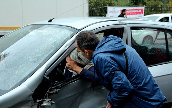 Kazada yardıma gittiği eşi çıktı