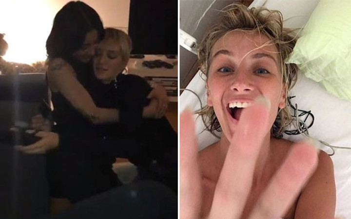 Didem Soydan'ın kız arkadaşıyla yakınlaştığı görüntüler olay yarattı!