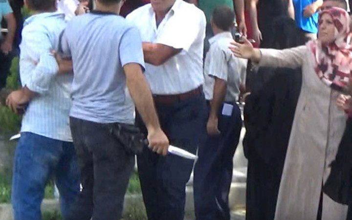 Otopark parası için bıçaklarla terör estirdiler! Canını zor kurtardı