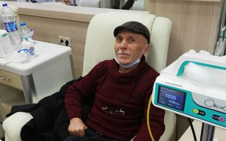 Boşanmaktan vazgeçen eşine tepki için kendi selasını okuttu