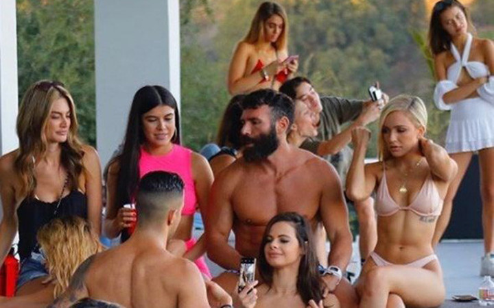 Dan Bilzerian uçak bileti parasını gönderdi ABD'ye gidiyor