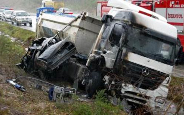 Yağmur kaza getirdi