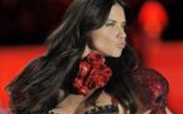 Victoria kızlarının sırrı belli oldu!