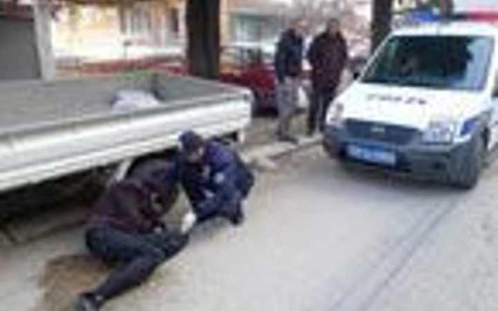 Alkolü fazla kaçırınca evin yolunu bulamadı!