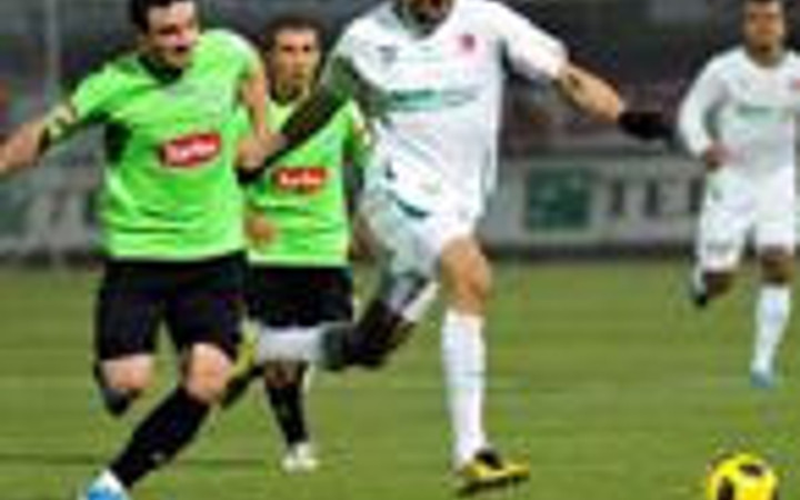 Bursa'ya Konyaspor'dan çelme!