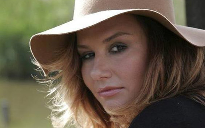 Şöhret kortizon gibi hırpalıyor 