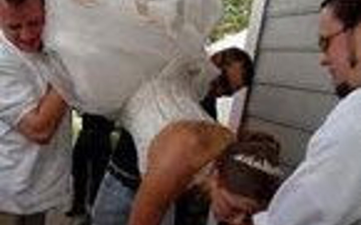 Sizce de bir tuhaflık yok mu?