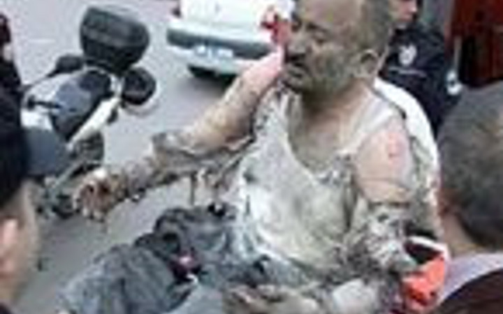 Kızılay Meydanı'nda kendini yaktı!