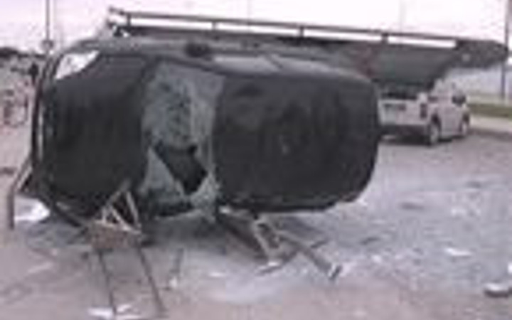 Hızını alamadı ve böyle durağa daldı!