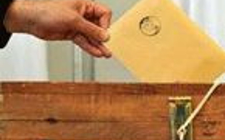 Seçmen AK Parti'yi uçurdu!