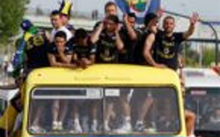 F.Bahçe şampiyonluğu kutluyor