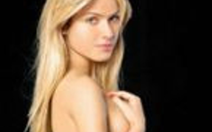 Ünlüler vedikleri bu pozdan çok pişman!