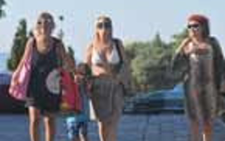 Saba Tümer'den havlulu önlem!