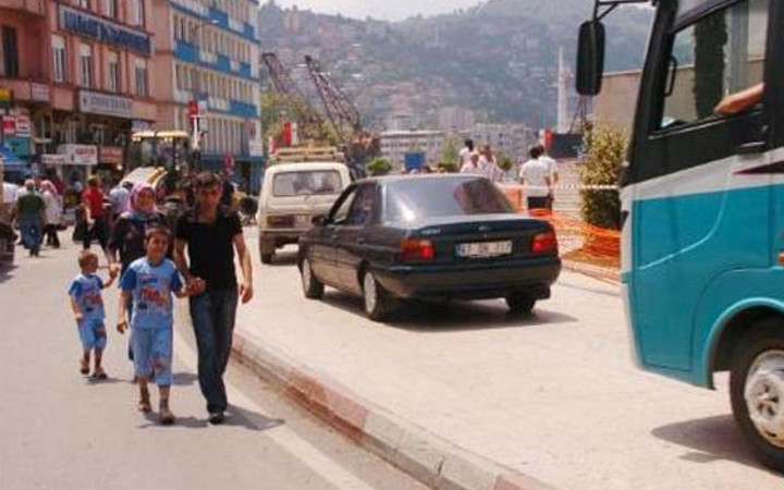 Bu fotoğrafta bir terslik var!