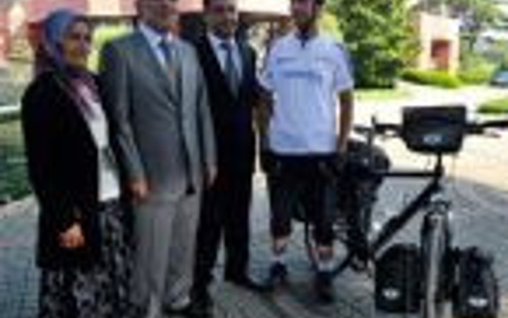 372 saatte Almanya'dan göç etti