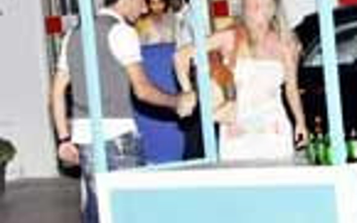 Bodrum'daki bu ayıbı turistler çekti