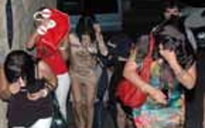 Polisten büyük fuhuş baskını!