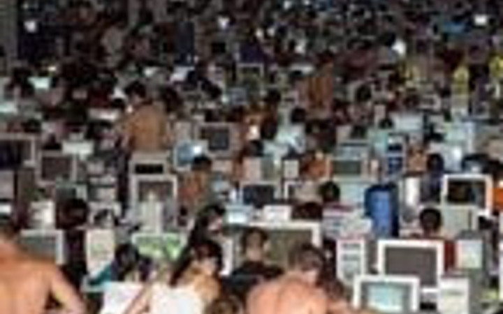 İnternet bağımlıların ilginç halleri