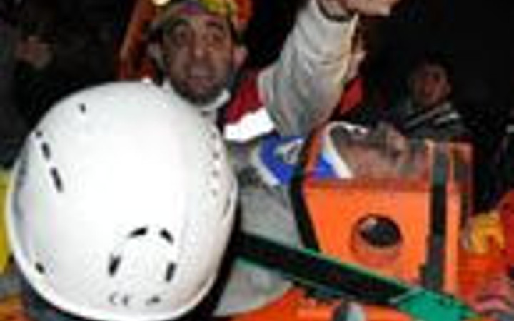 Deprem bölgesinden çarpıcı kareler