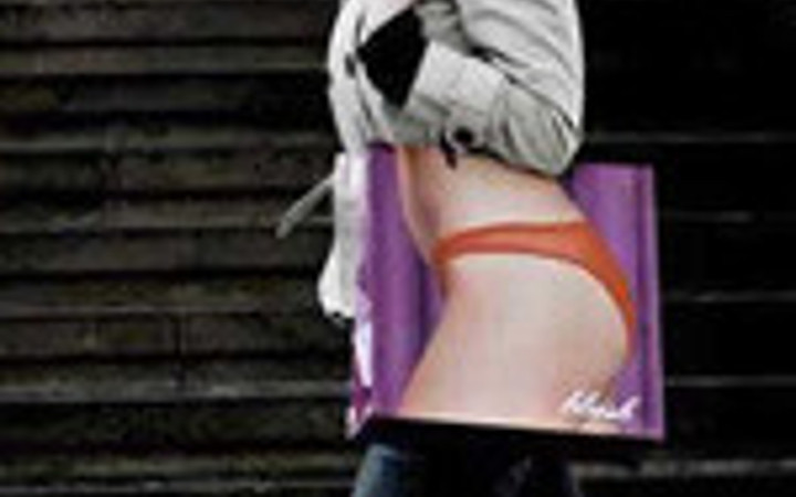 Bu çantalar bir garip