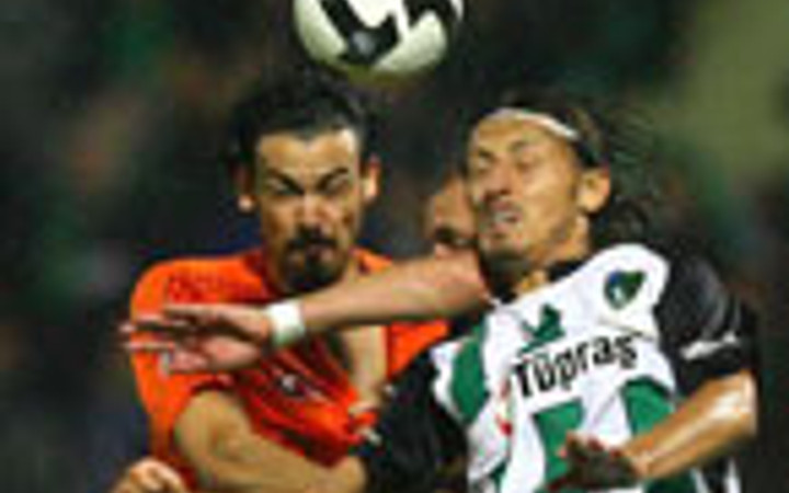 Aslan Kocaeli'nde kükredi