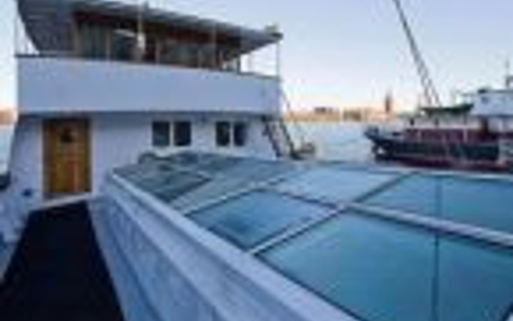 Mavnaydı şimdi ise yüzen bir saray