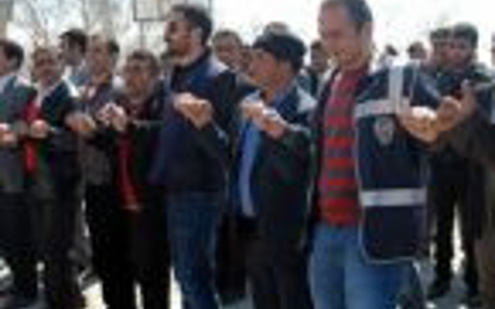 Şemdinli'de renkli nevruz görüntüleri