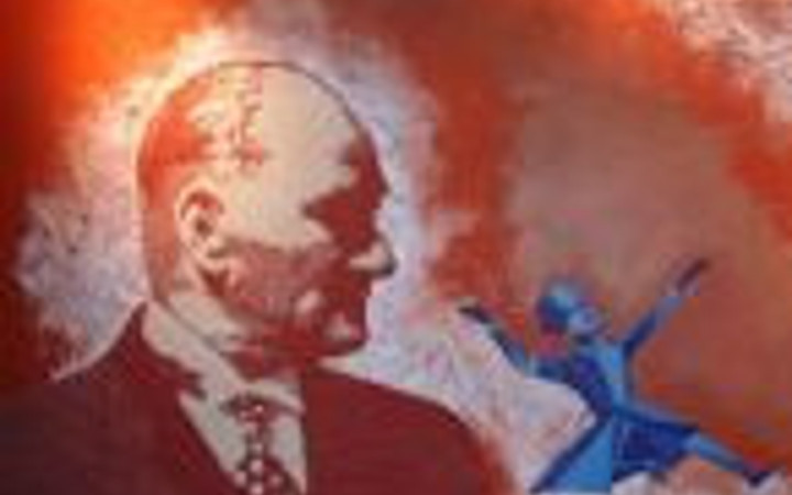 Kumdan Atatürk portreleri