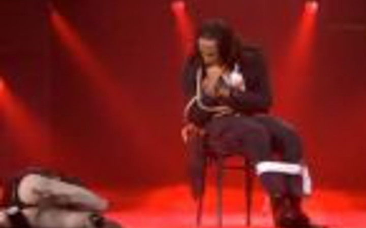 Madonna bu kez sınırlarını aştı!