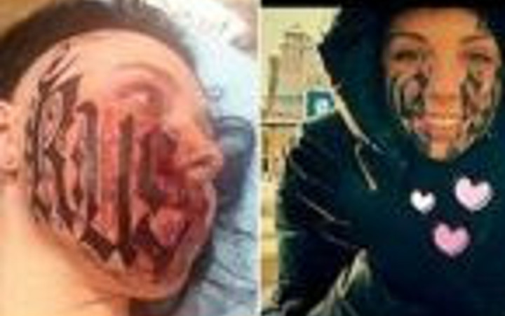 Sevgilisinin yüzüne kendi adını kazıdı!