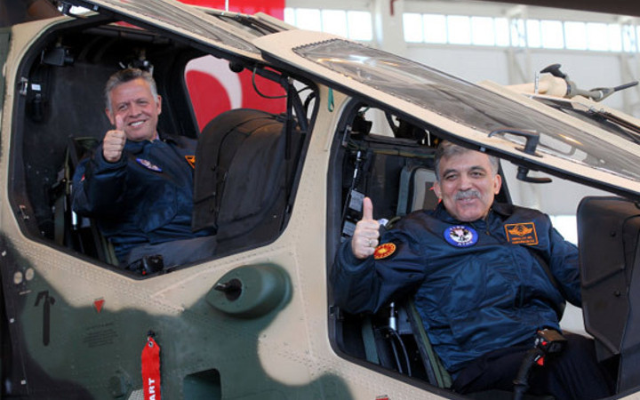 Gül ve Ürdün Kralı Türk helikopterini inceledi