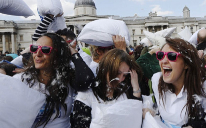 3 bin kişi birbirini dövdü!