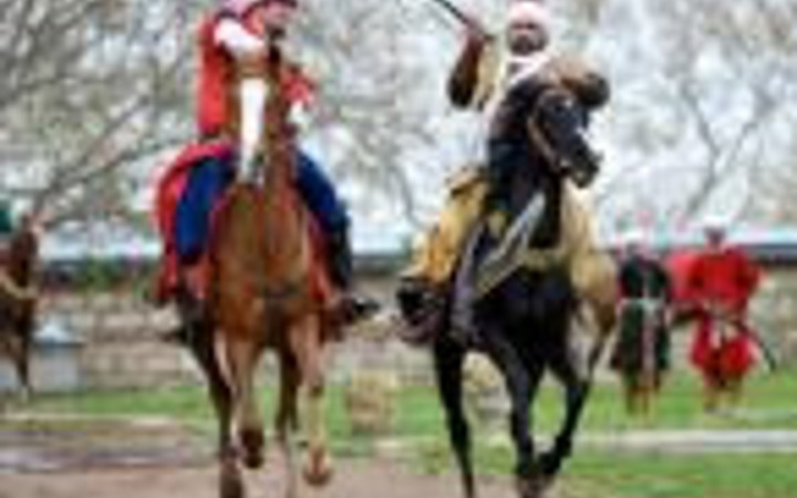 Sarayda Cemal Hünal şov