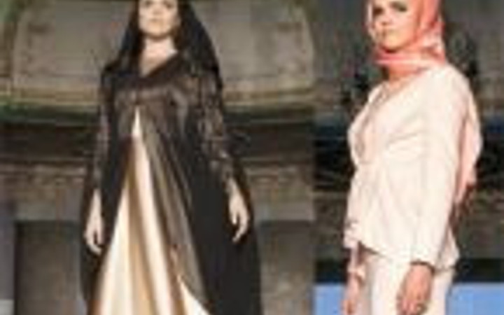 Tuğçe Kazaz'ın tesettürlü defilesi