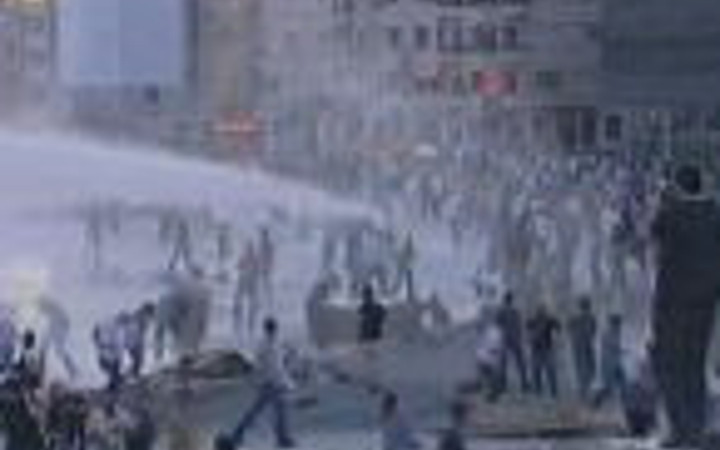 Taksim karıştı polis müdahale etti