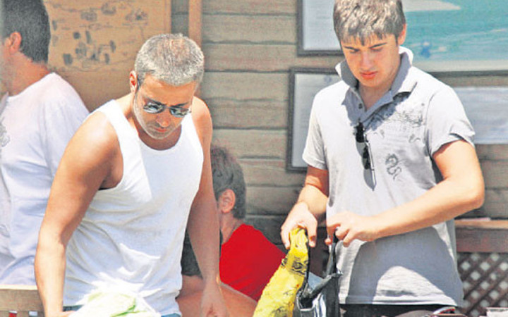 Emrah'ın oğluna yaptığına bakın!