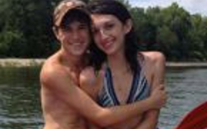 Cinsiyet değiştirip sevgili oldular