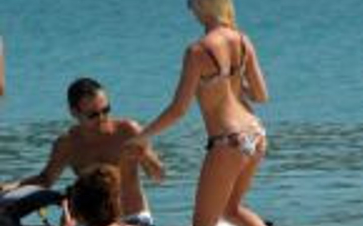 Jetskide bile yalnız bırakmadı